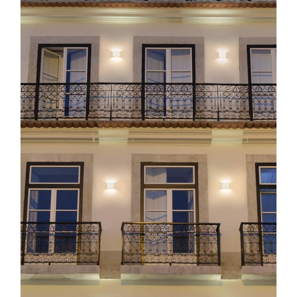 Slim LED Outdoor Wall Lamp